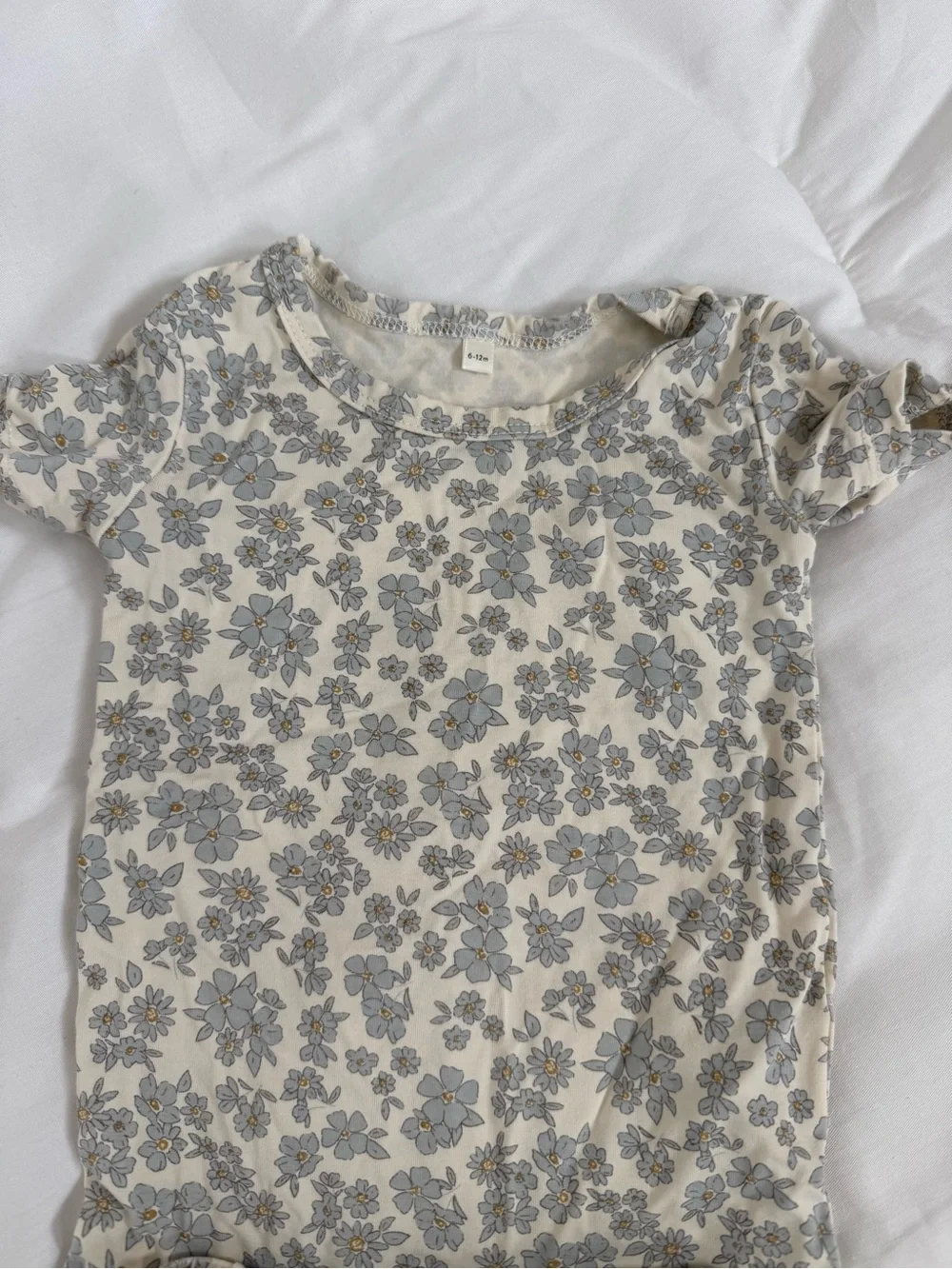 Quincy Mae Floral Two-Piece Pajama Set - Cream & Gray
